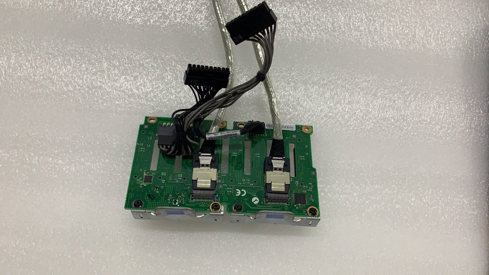 IBM 94Y6670  69y0650 X3650 M3  8 x 2.5 " SAS/ SATA Hard Disk Drive Backplane