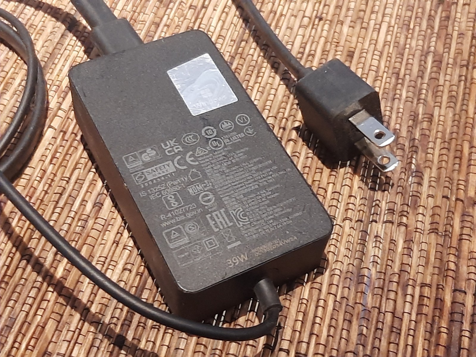 Genuine Microsoft Surface 39W AC Power Adapter Charger Model 1963 15V 2.6A