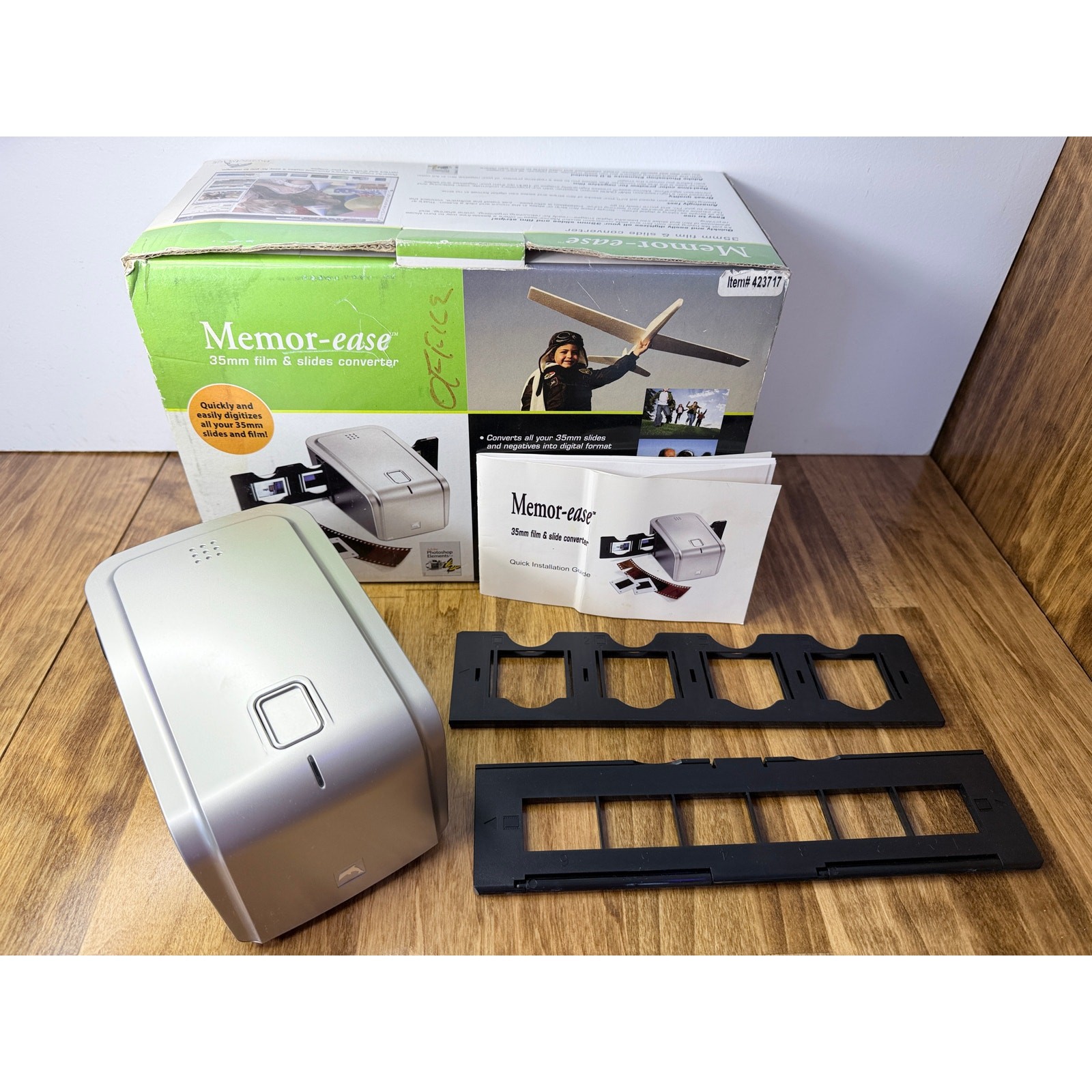 Pacific Image Memor-ease 35mm Film Slide Scanner Converter 5MP 1800dpi Boxed