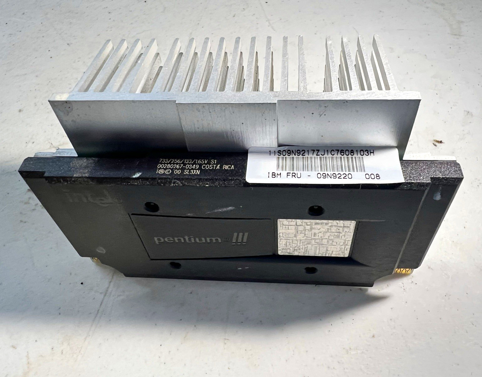 IBM Intel Pentium III 733MHz Slot 1 CPU SL3XN 09N9220 133FSB Working Pull