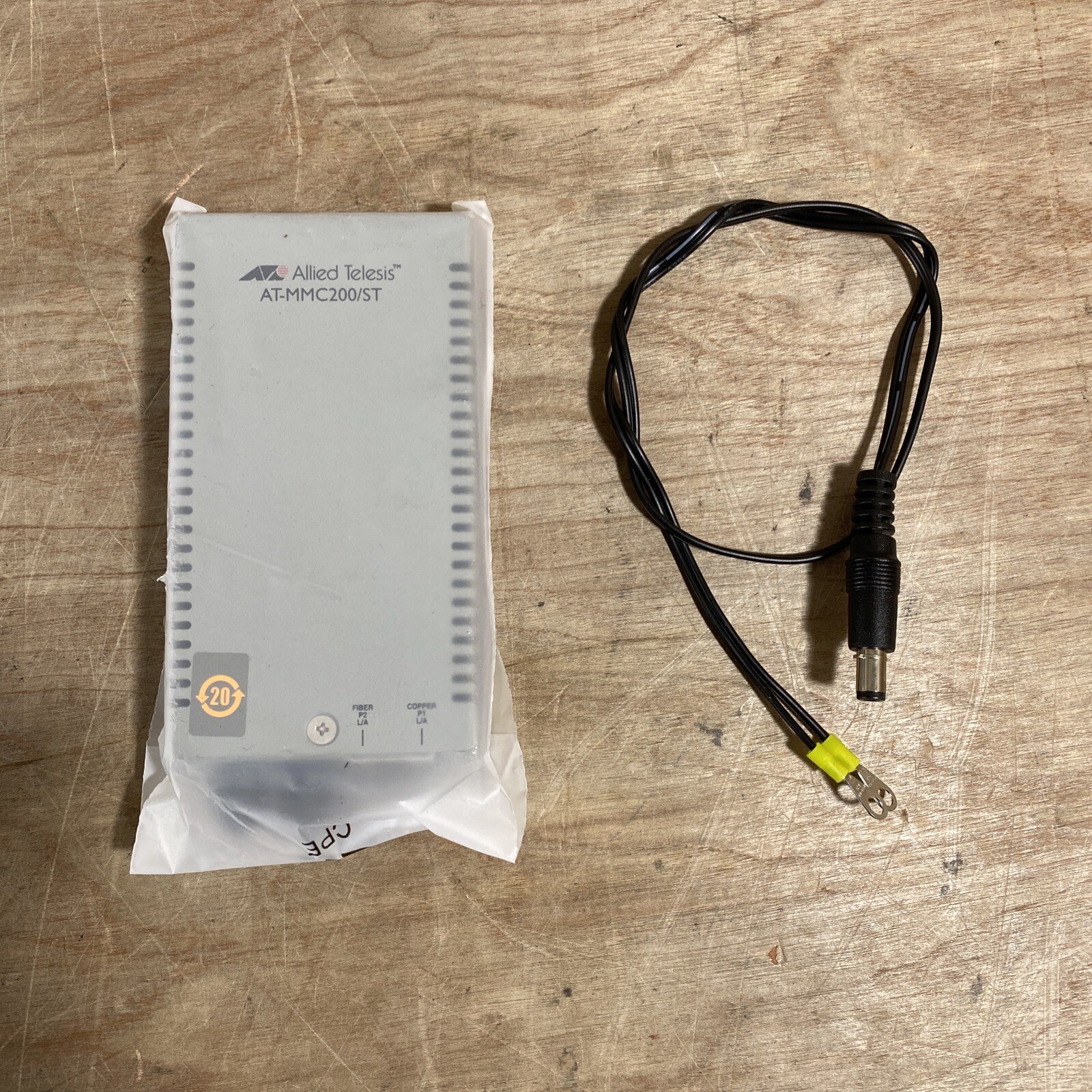 Allied Telesis MMC200/ST Transceiver/Media Converter