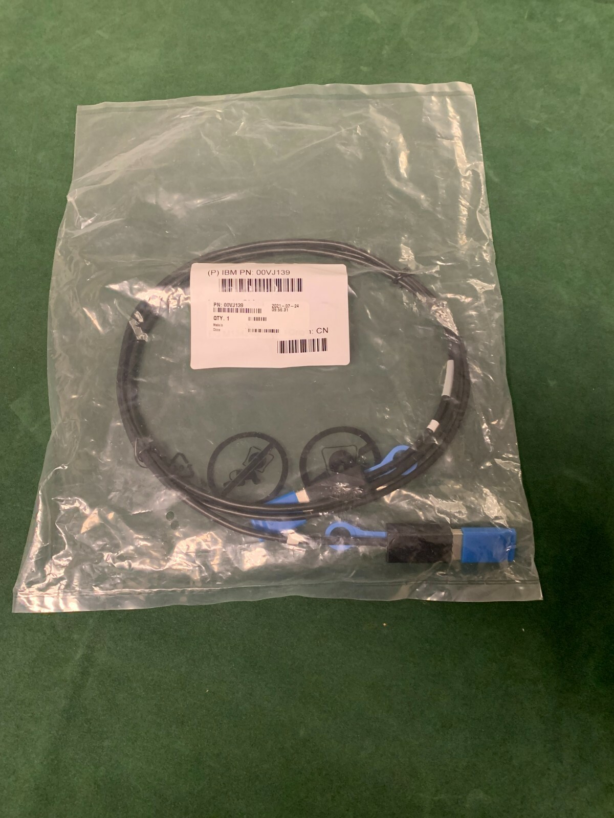 IBM 00VJ139  (#5502) -  2.0 Meter Mini-SAS / Mini-SAS Cable 