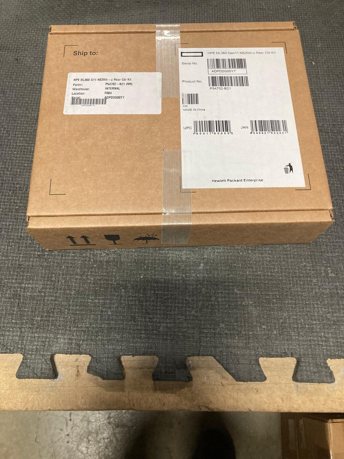 P54702-B21 - HPE DL360 Gen11 NS204 Rear Mounting Cable Kit w/ Blue Latch - NEW