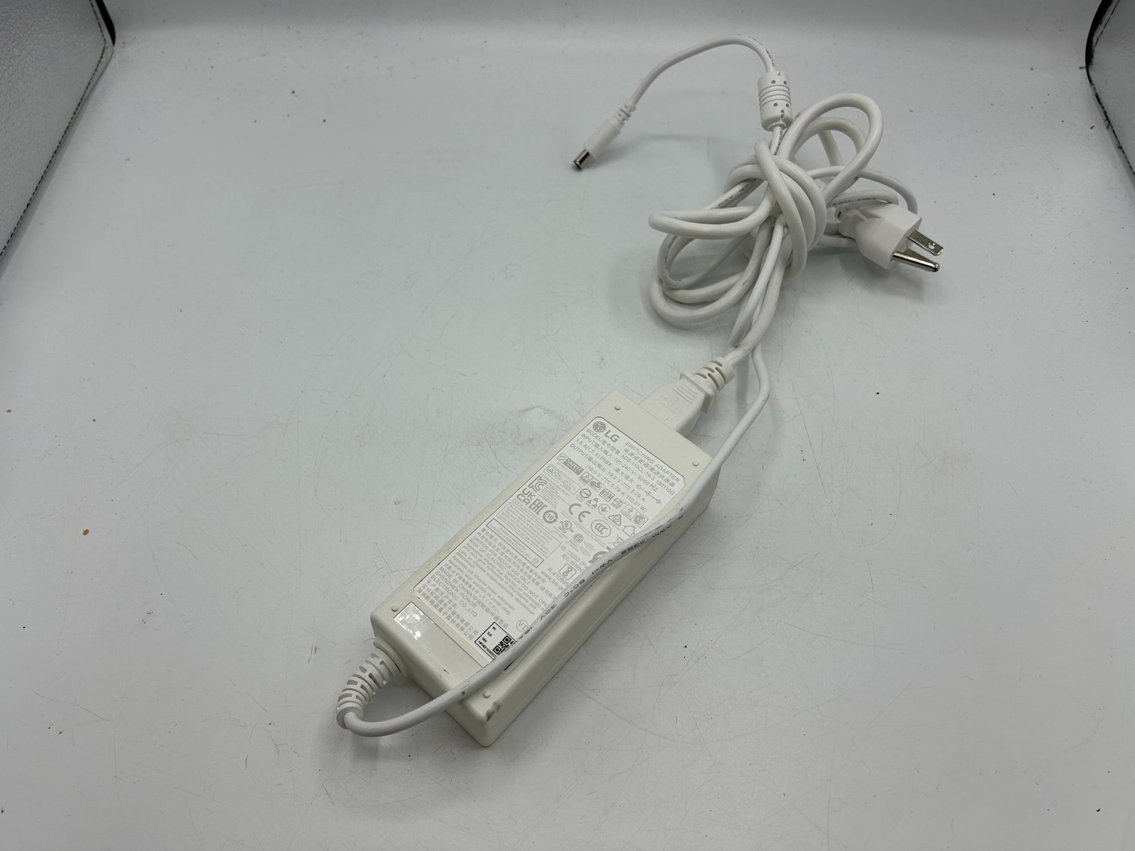 Genuine LG ADS-110CL-19-3 190110G AC Adapter 19V 5.79A Power Supply 110W WHITE
