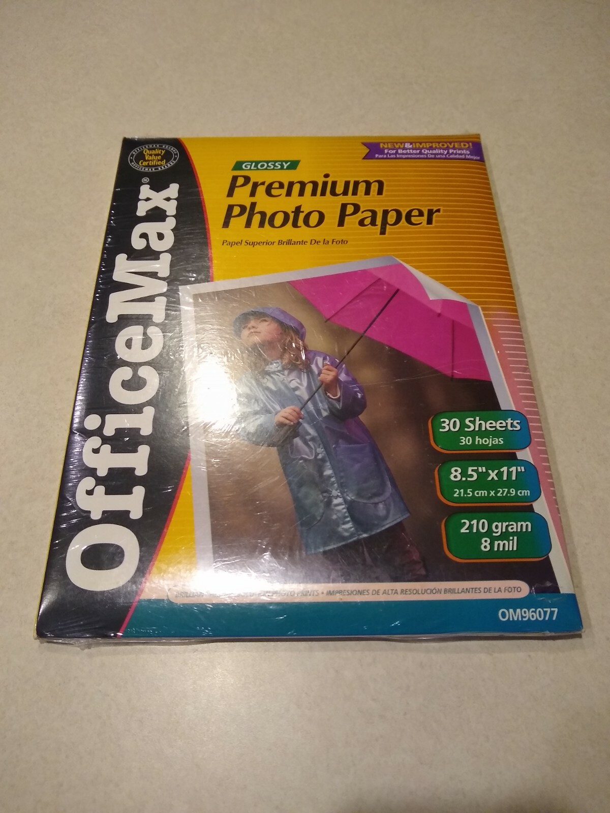 OfficeMax 8.5 x 11 Premium Glossy Photo Paper Inkjet Compatible 8mil White