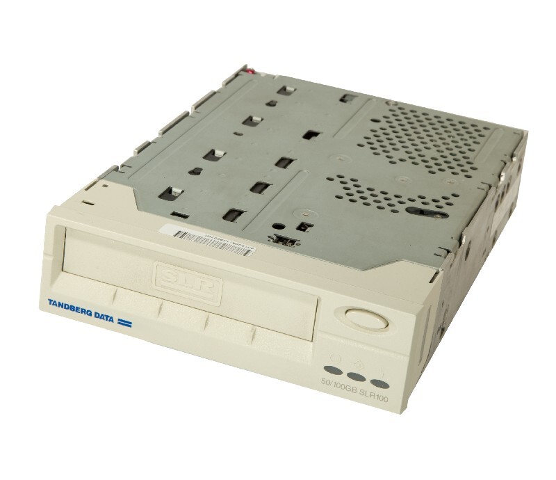 Tandberg SLR100 S26361-H583-V200 50/100GB Tape Drive
