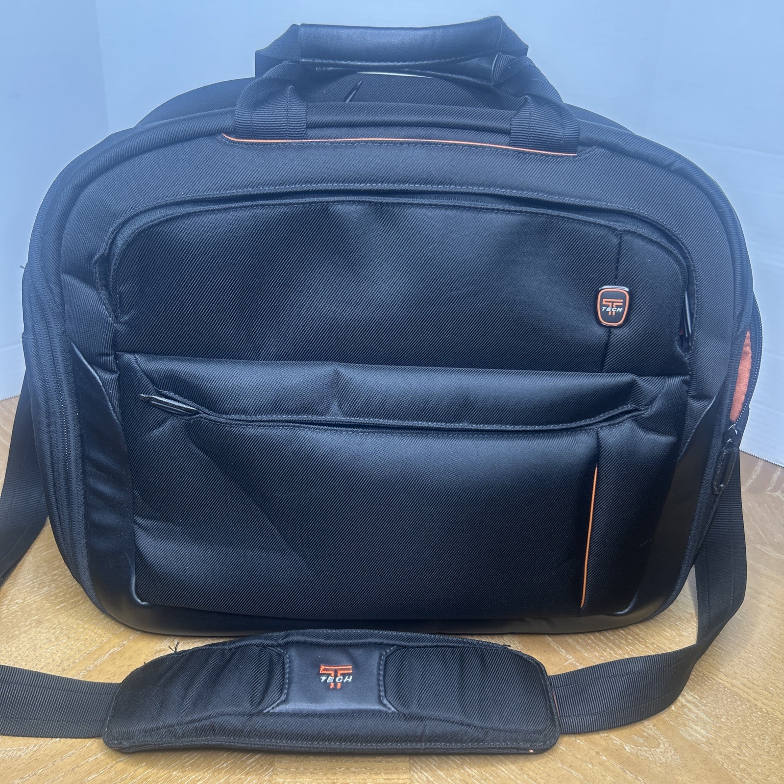 Tumi T-Tech 5650D Black Nylon Laptop Computer Briefcase Messenger Shoulder Bag