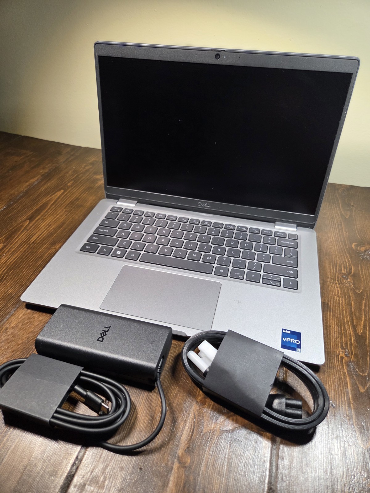 Dell Latitude 5330 13.3" FHD 256GB NvME Intel i5-1245U 4.4GHz 16GB Excellent Bat