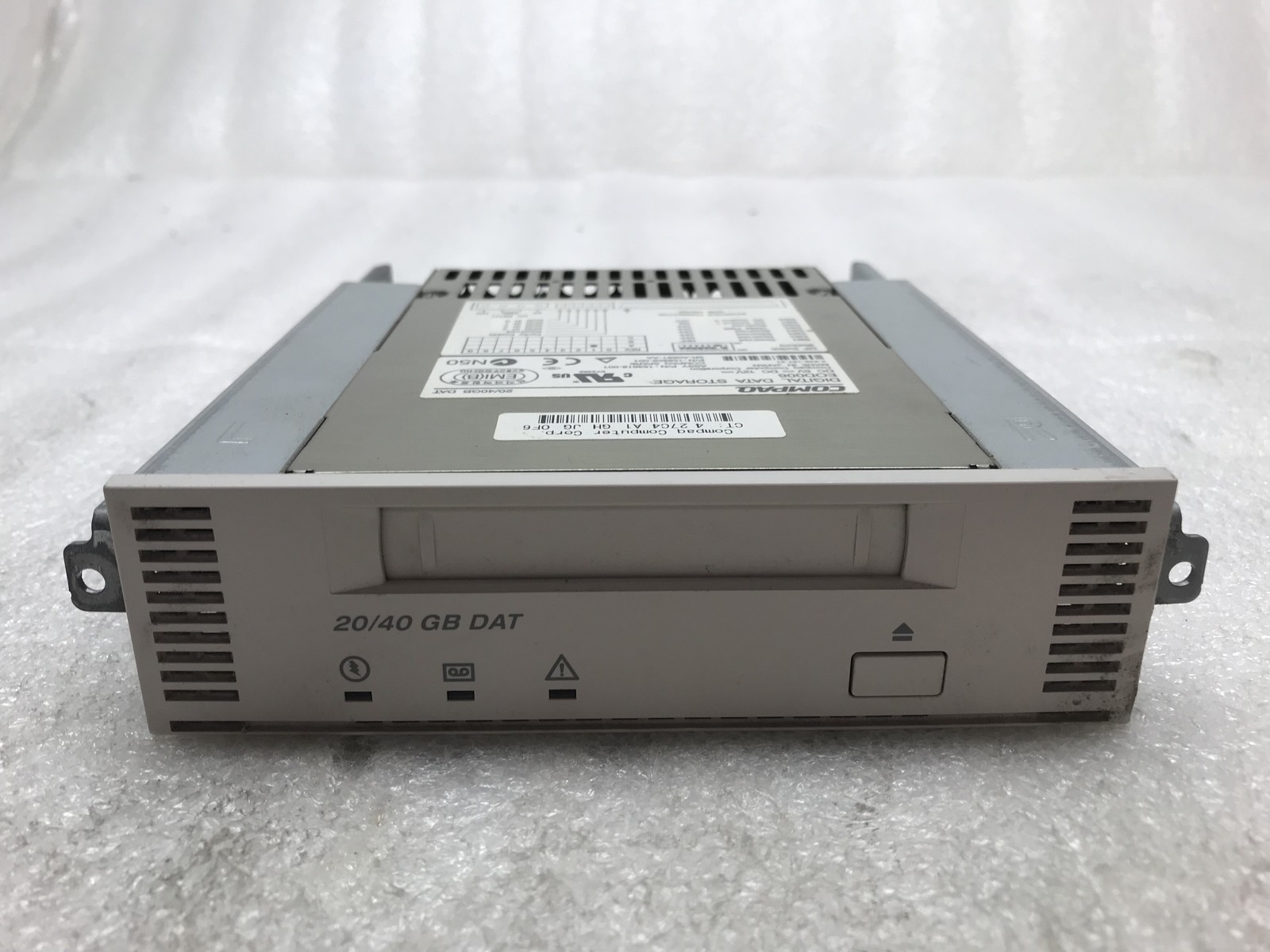 COMPAQ DIGITAL DATA STORAGE EOD006 20/40 GB DAT w/ Rails No Tapes Incl'd