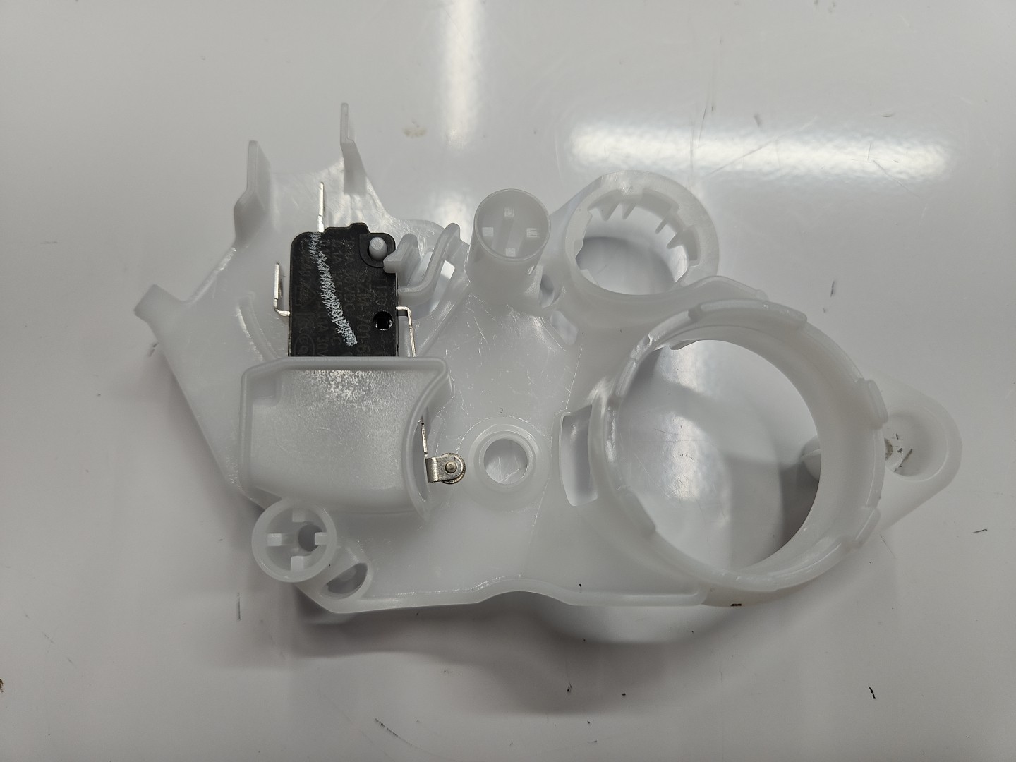 DD61-00702A - Holder, Motor Samsung OEM