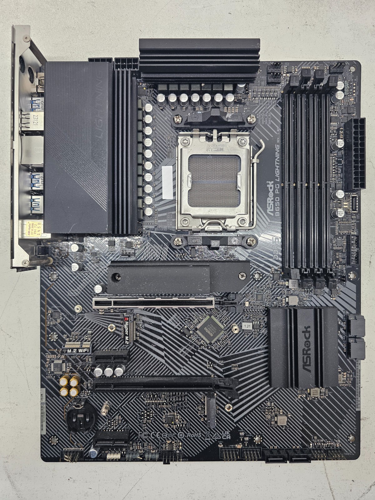 ASRock B650 PG Lightning AMD AM5 DDR5 ATX Motherboard (FL)
