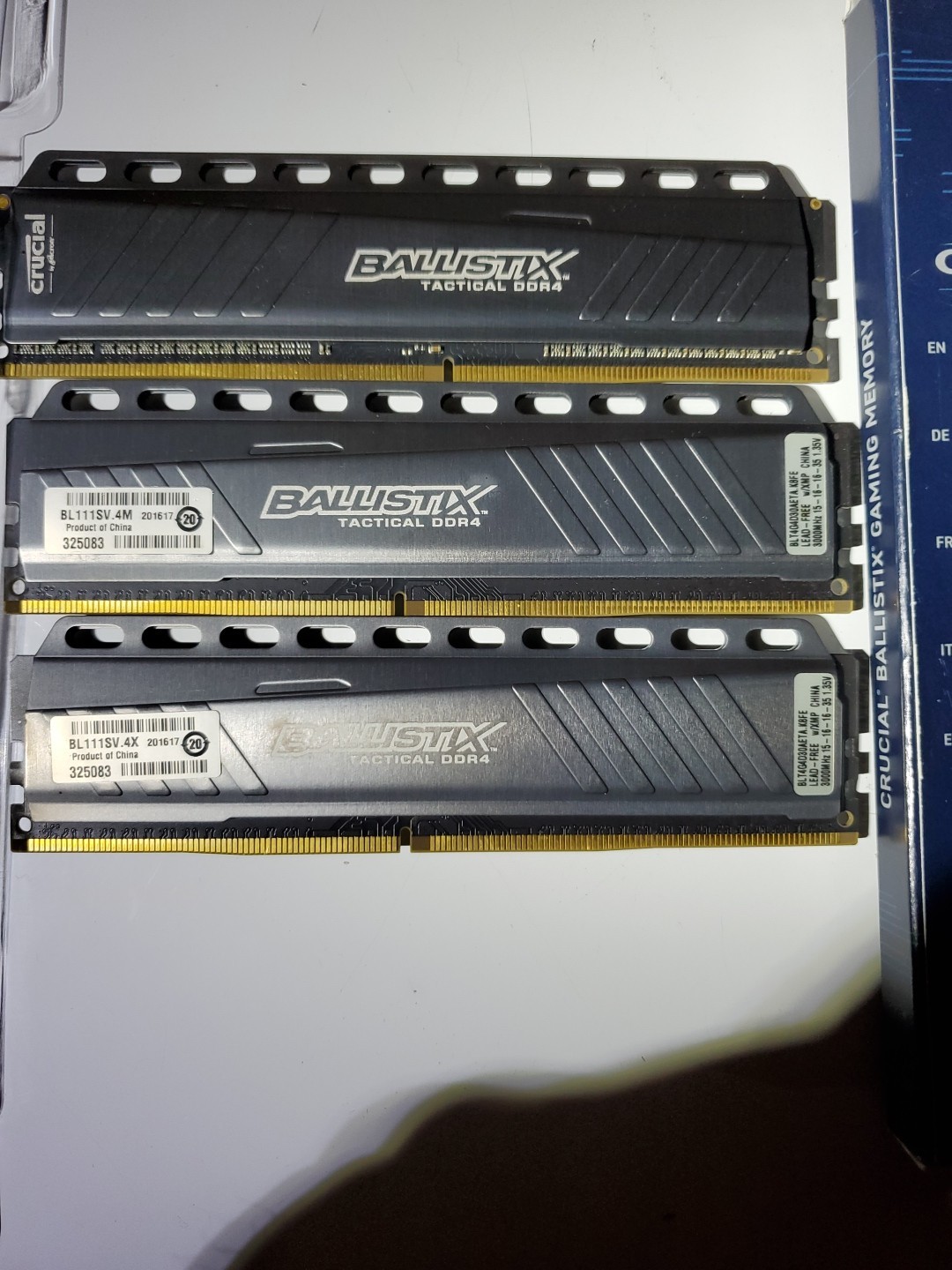 Crucial Ballistix Tactical LT Gray 12GB (3X4GB)3000Mhz DDR4 BL111SV.4M