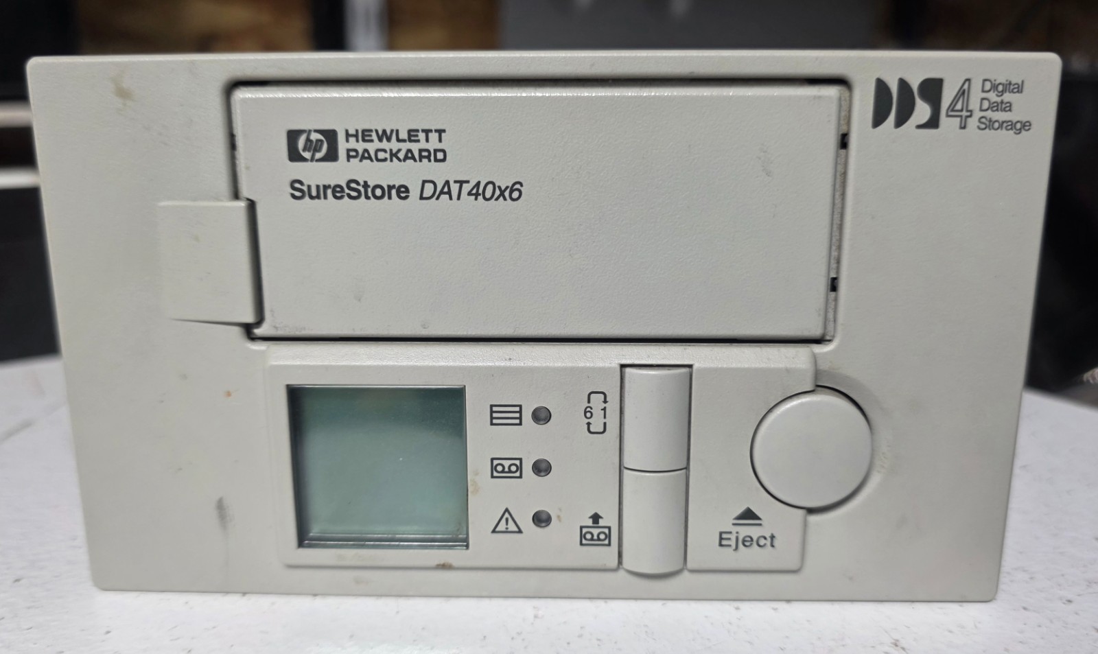 HP C5716-60003 SURESTORE DAT 40x6 DDS-4 SCSI FH AUTOLOADER