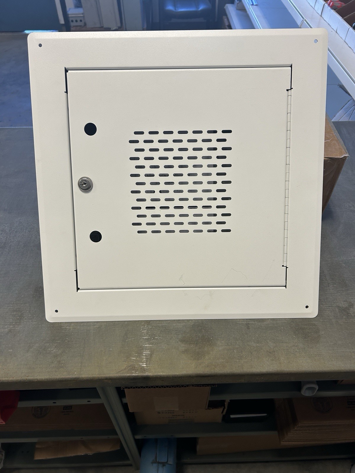 Oberon Ceiling Mounted Enclosure System 3057 & 3057-SMTBox/ With Key