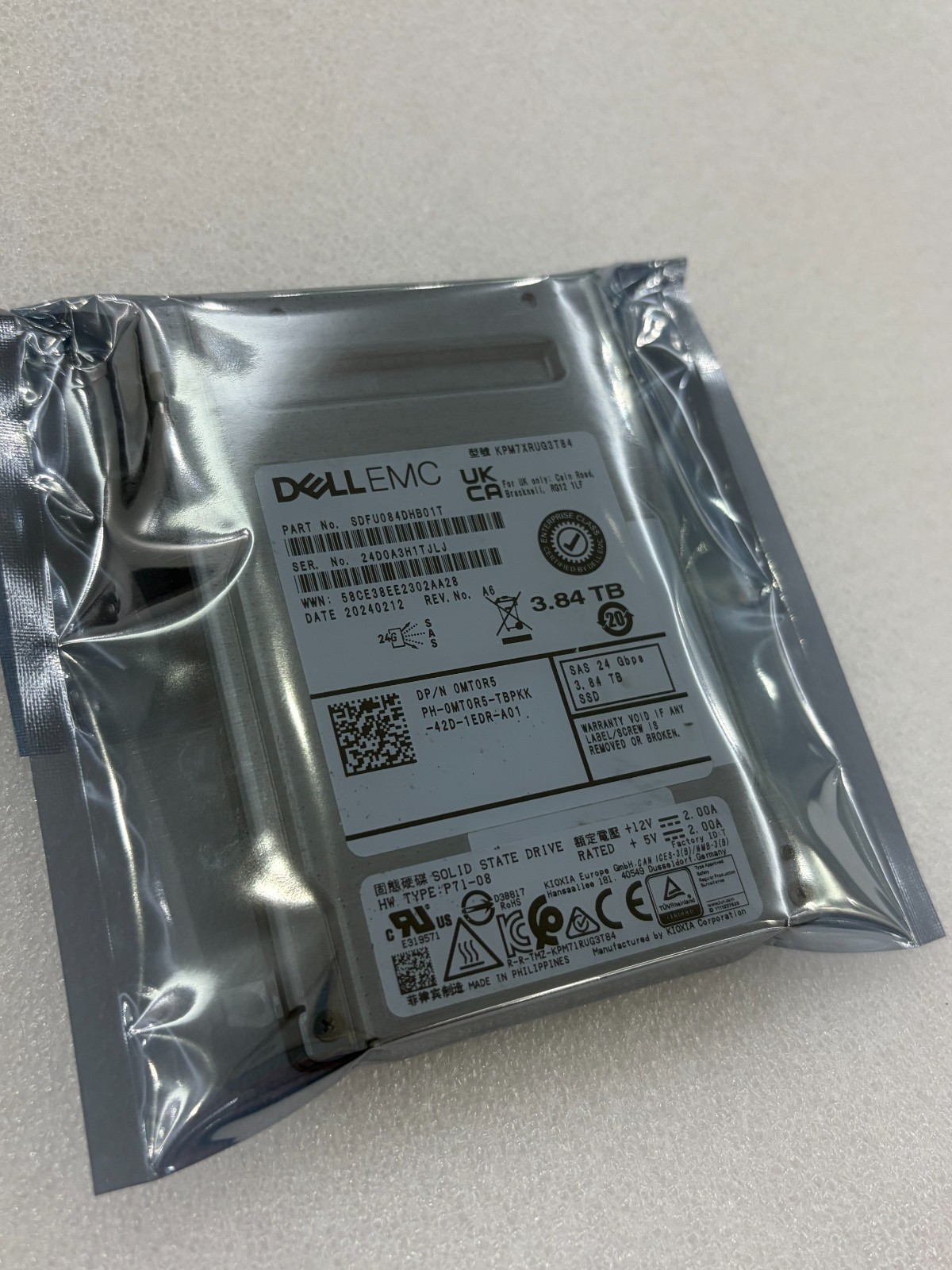 DELL EMC 0MT0R5 KPM7XRUG3T84 SDFU084DHB01T 3.84TB SAS 24Gbps 2.5 in Internal SSD
