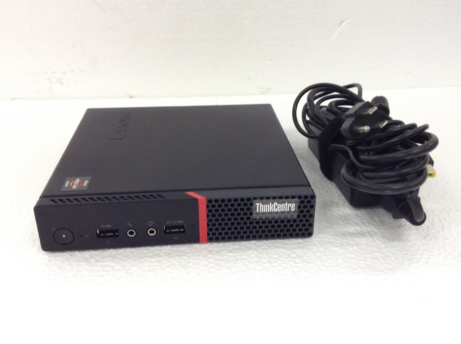 Lenovo ThinkCentre M715Q Mini Desktop Ryzen 3 Pro 2200GE 3.2GHz 8GB Ram NO HDD