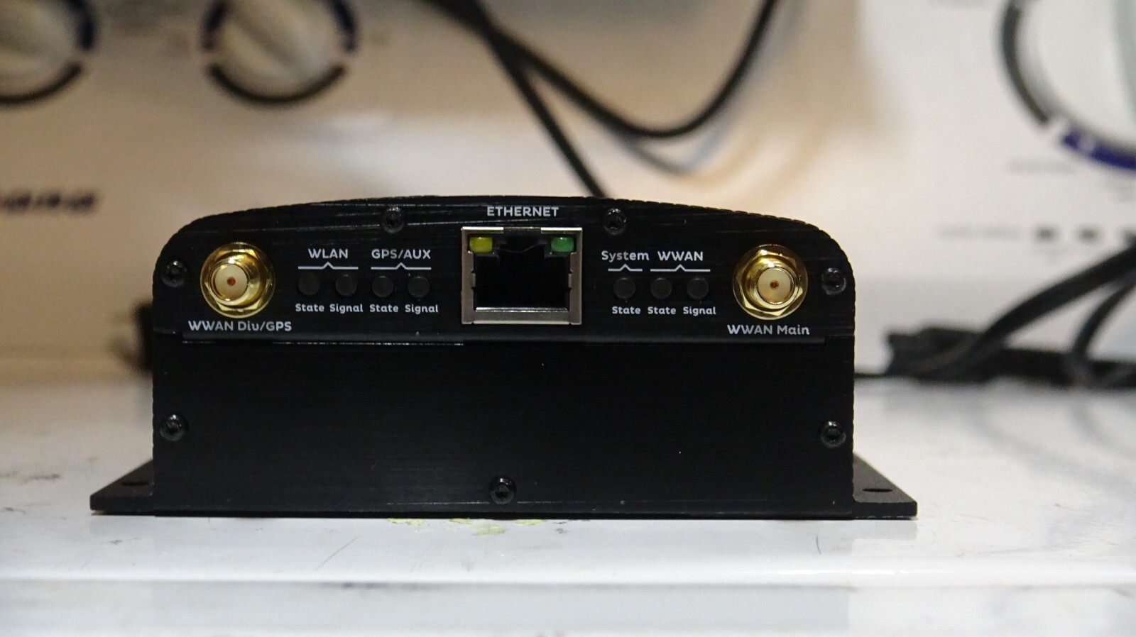 Option CloudGate LTE WW CG0114 LTE Ethernet Edge Gateway