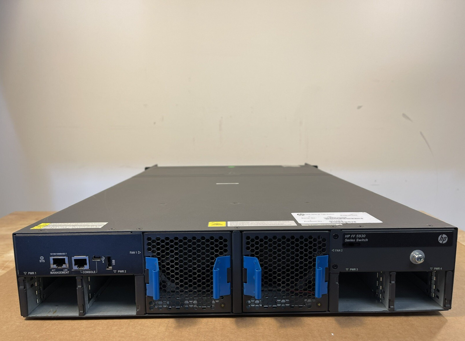 HPE FlexFabric 5930 4-slot Switch Chassis 2x Fan up to 96x 1/10GbE L3 32x 40GE
