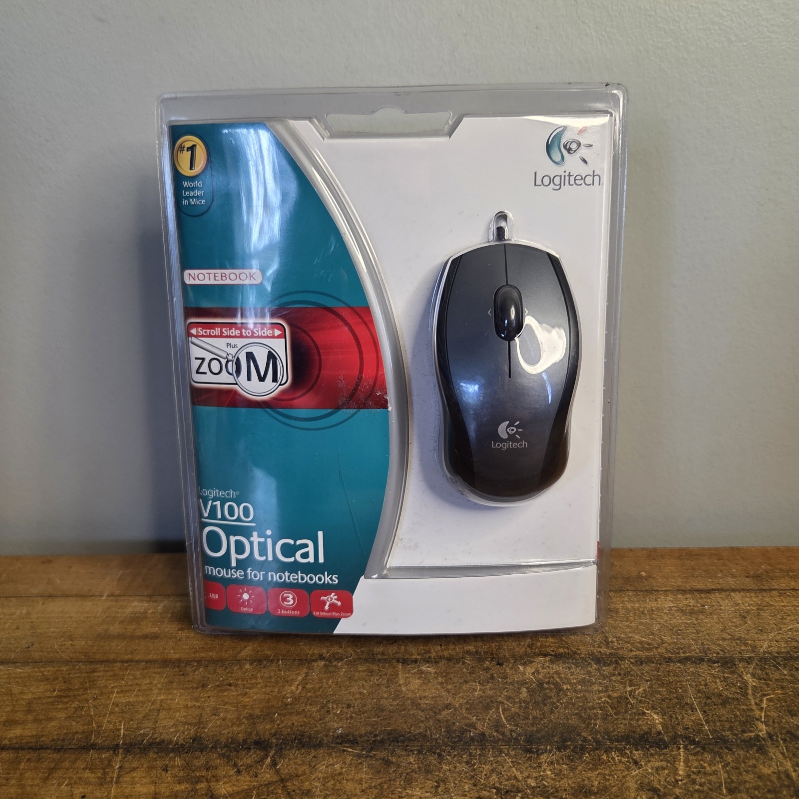 Logitech V100 3-Button USB Optical Mouse Tilt Wheel Plus Zoom Black/Gray