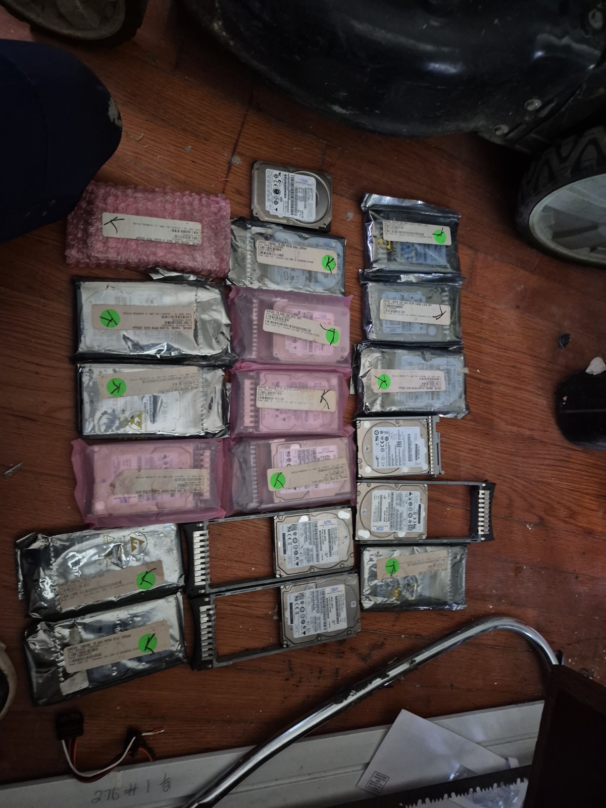 Lot Of 19 2.5in HDD Server Random Lot Scsi Untested Poss New? Tb Gb 15k 600gb 