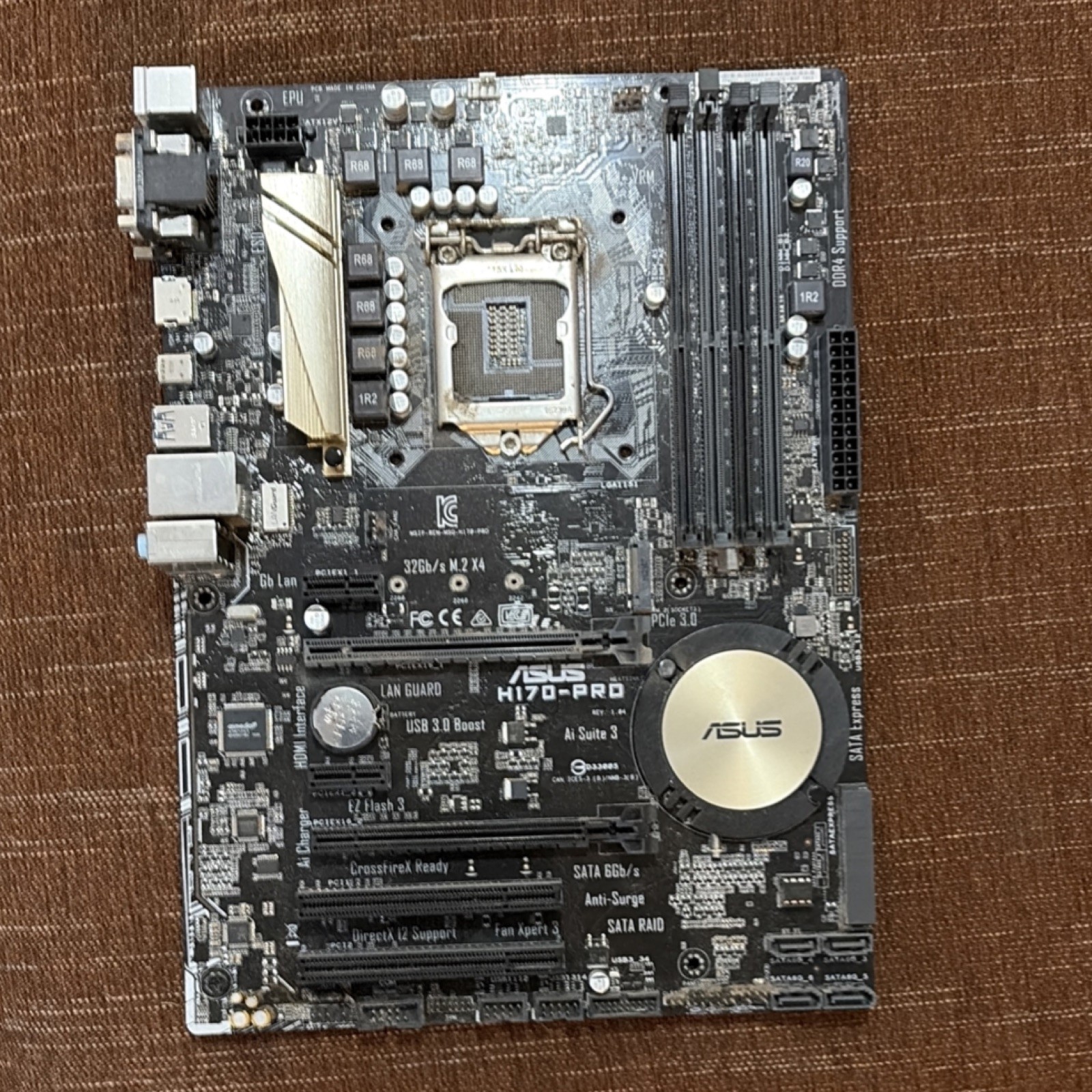 ASUS H170-PRO ATX, EVGA GTX 1060, Transcend DDR4 16GB Ram, Corsair CX750M, HD