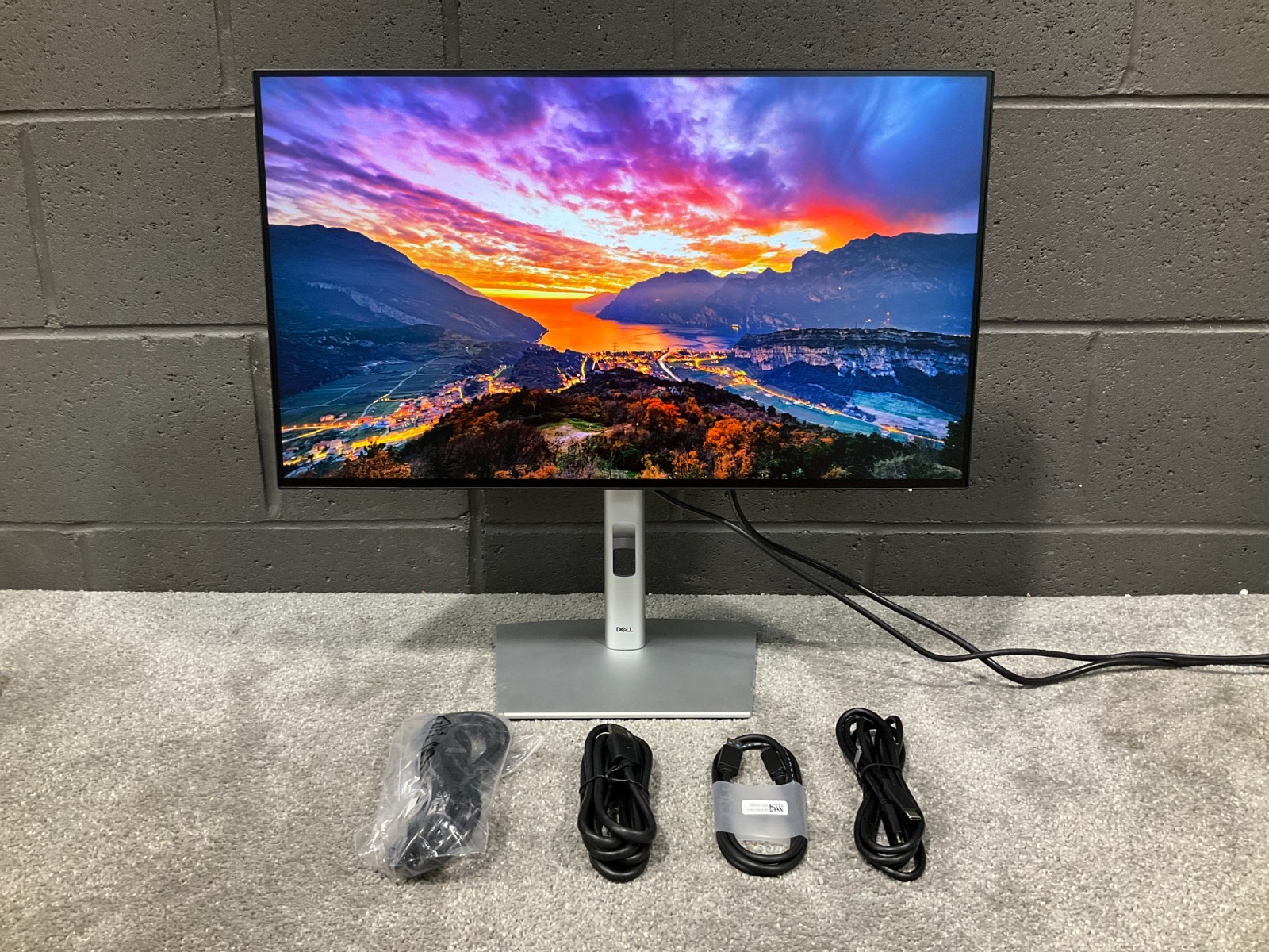 Dell UltraSharp U2424HE 24" USB-C LED LCD Monitor 1080p DELL-U2424HE ✅❤️️✅