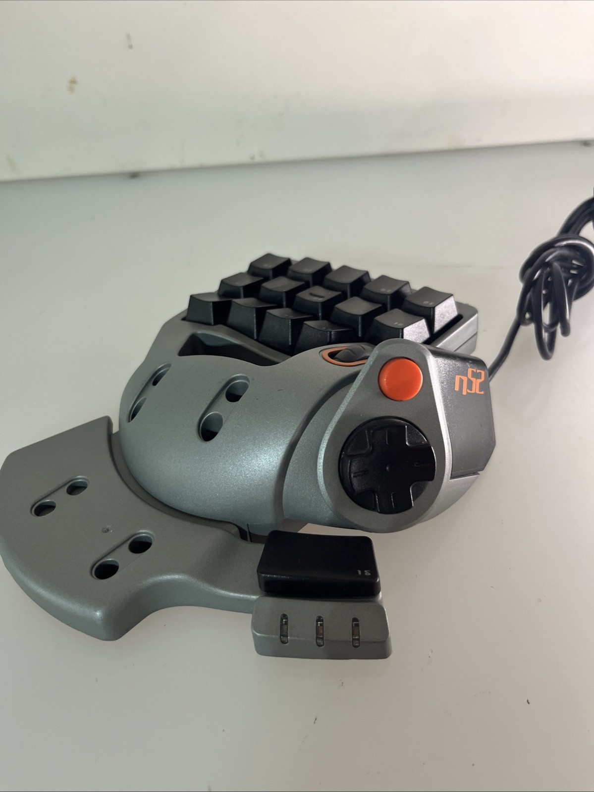 Belkin Nostromo SpeedPad N52 F8GFPC100 USB Gaming Keypad