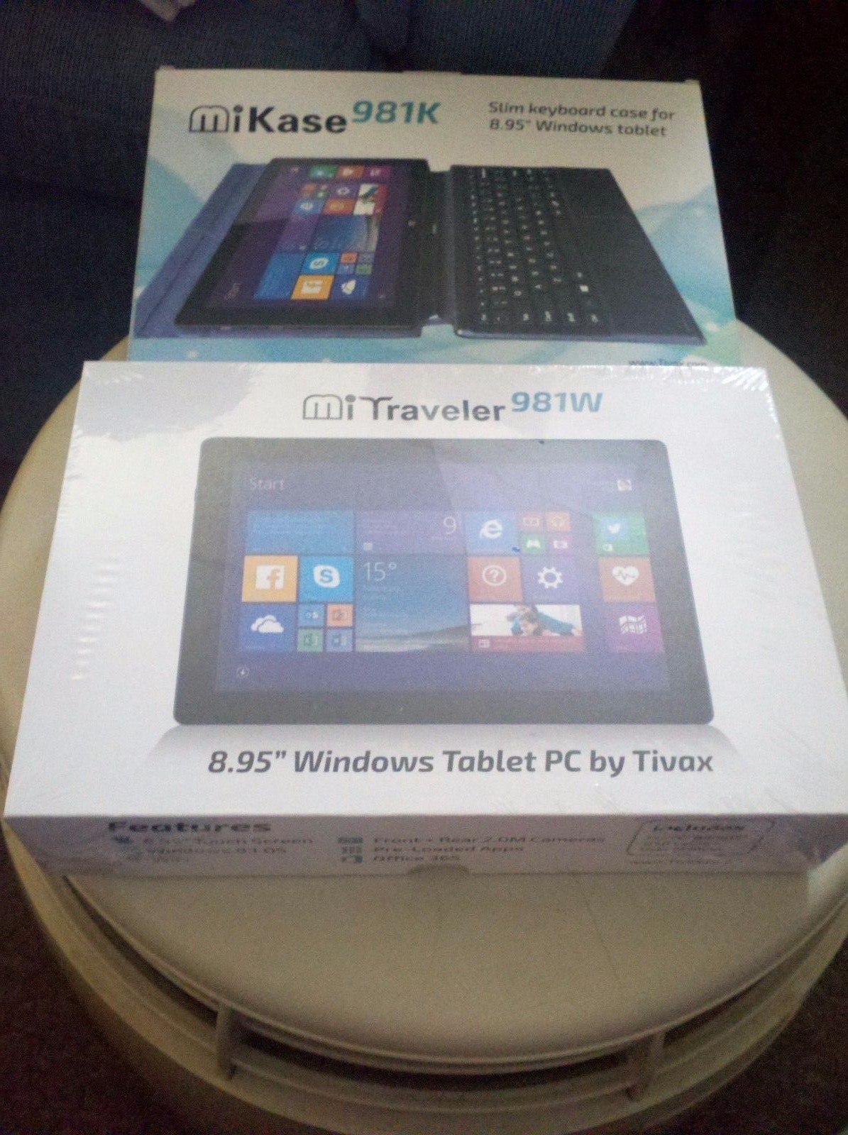Brand New 8.95 Windows 8.1 Tablet PC + 9" Magnetic Folding Tablet Case--Black