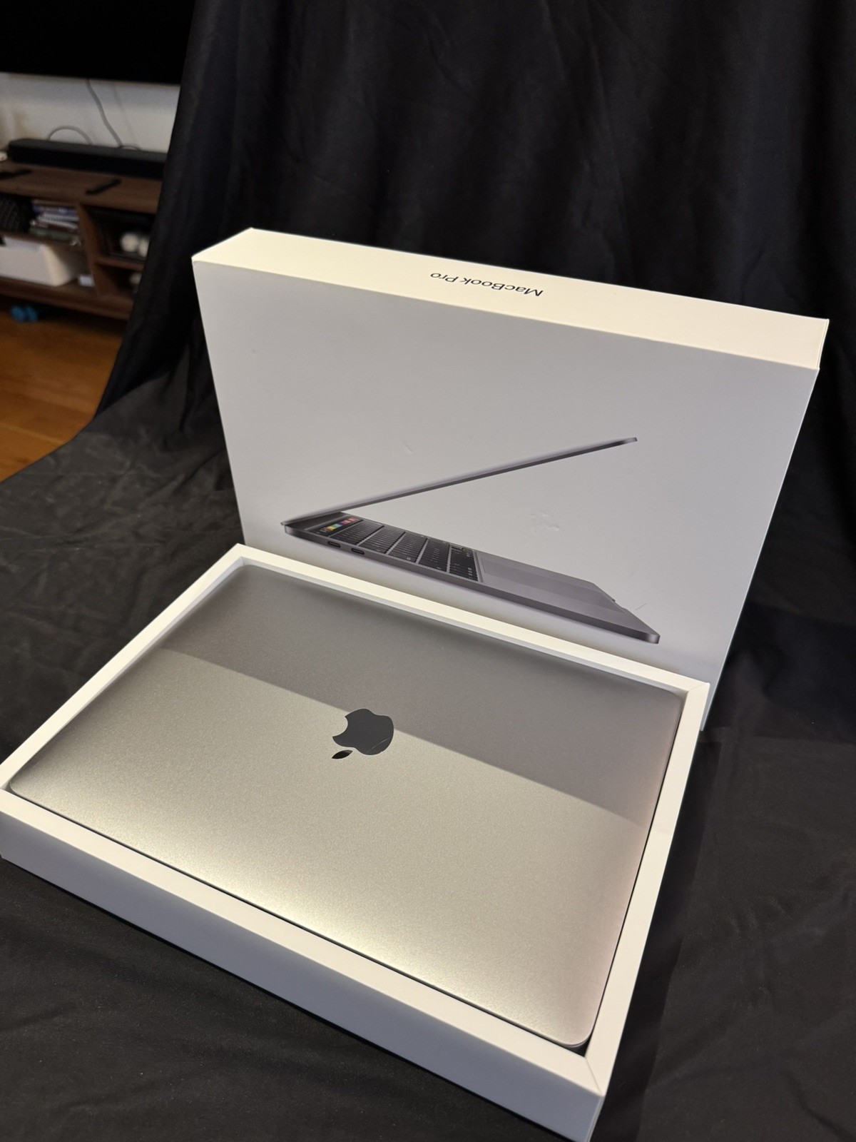 Apple Macbook Pro 13" i5 8GB 512GB - Good