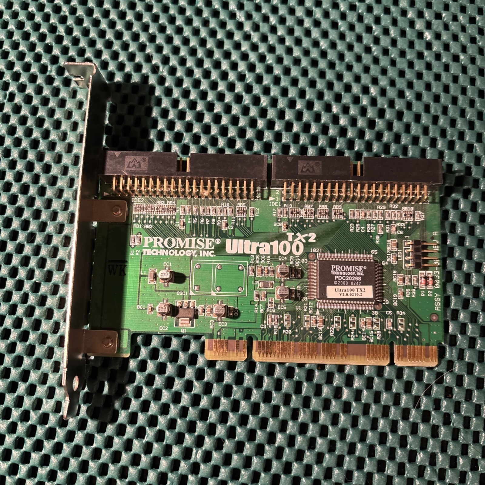 PROMISE ULTRA100 TX2 V2.0.0210.2 Controller Card- PCI Card