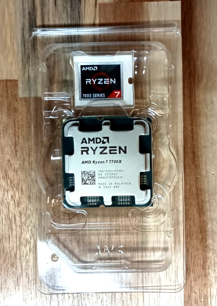 AMD Ryzen 7 7700X Raphael AM5 8-Core 16-Thread Boxed Processor 100-100000591WOF