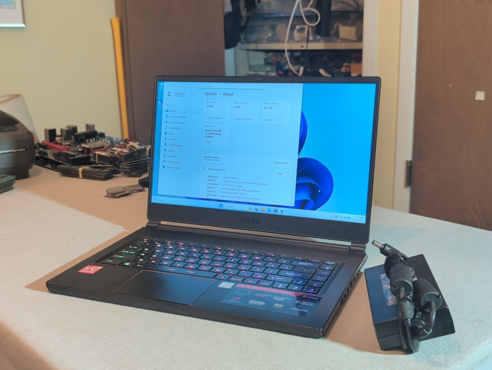 MSI GS65 STEALTH-006 15.6 inches i7-8750H RTX 2060 16GB RAM 512GB SSD Laptop