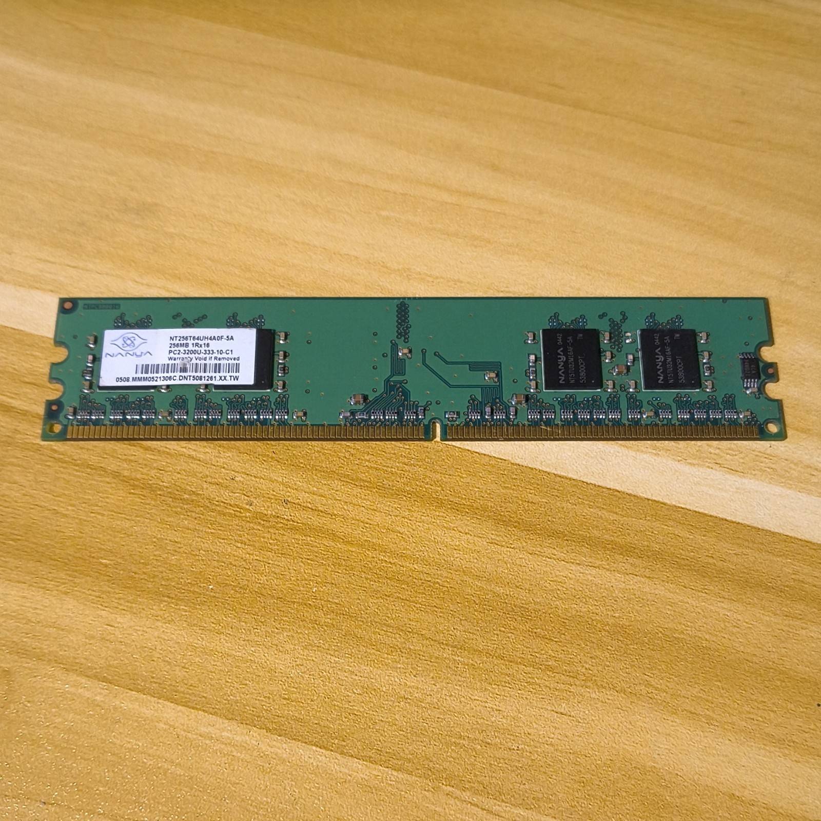 Nanya 256MB DDR2 SDRAM PC2-3200U-333 DIMM 240-Pin Memory NT256T64UH4A0F-5A