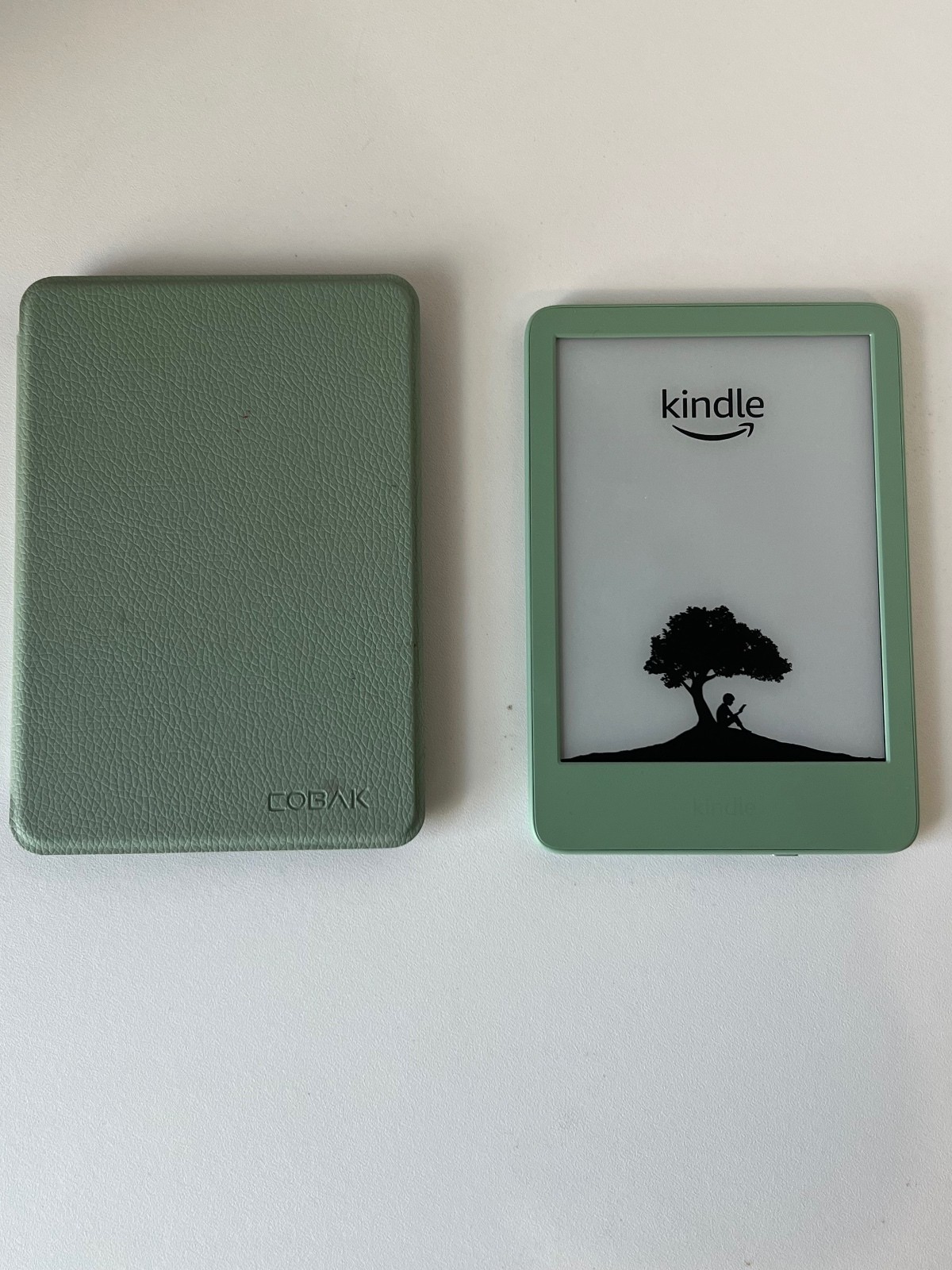 Amazon Kindle Basic 11th Gen 2024 16GB Matcha Green 6” + CoBak Case Bundle