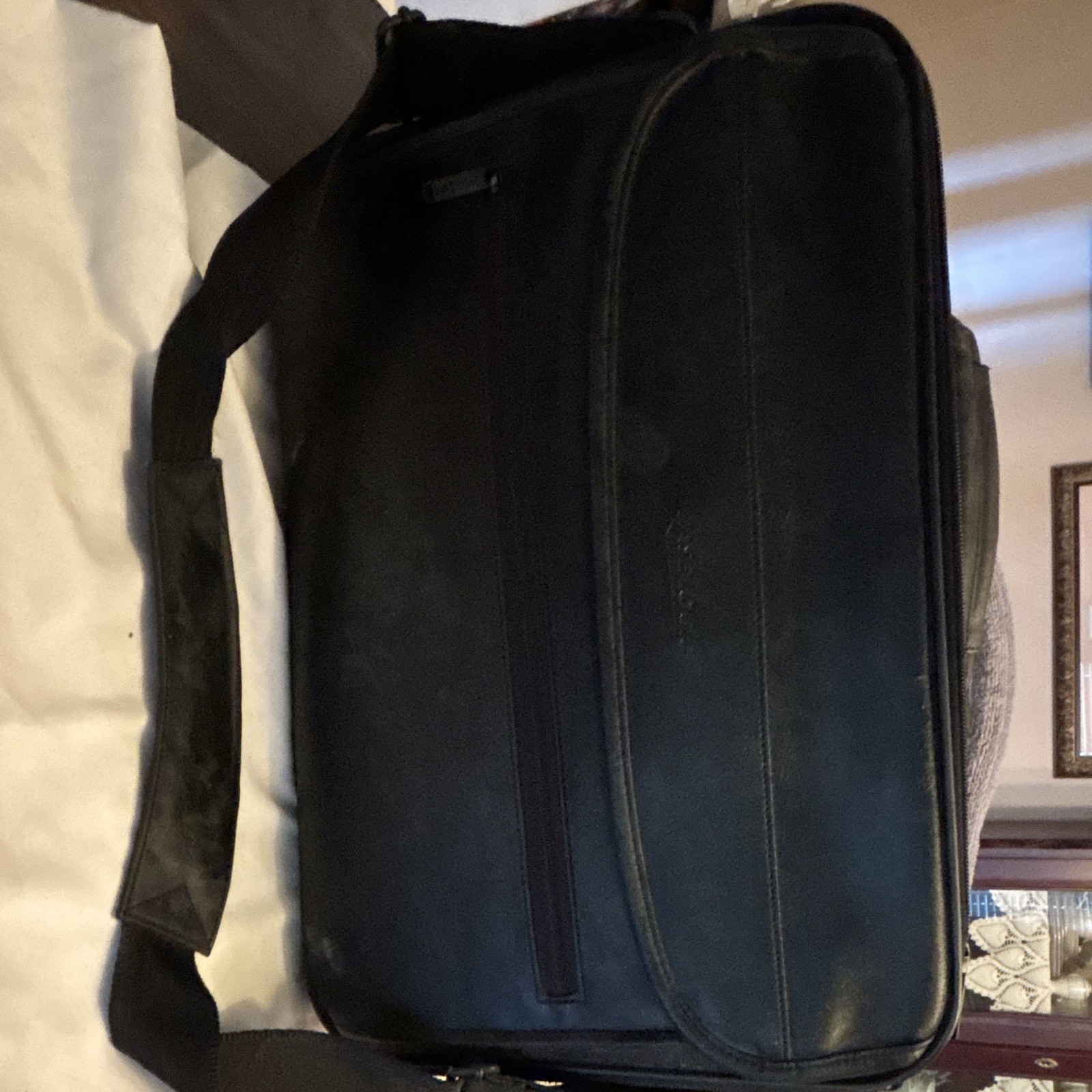 Case Logic Black Leather Laptop Bag 15in Padded Partitions Universal- Used 