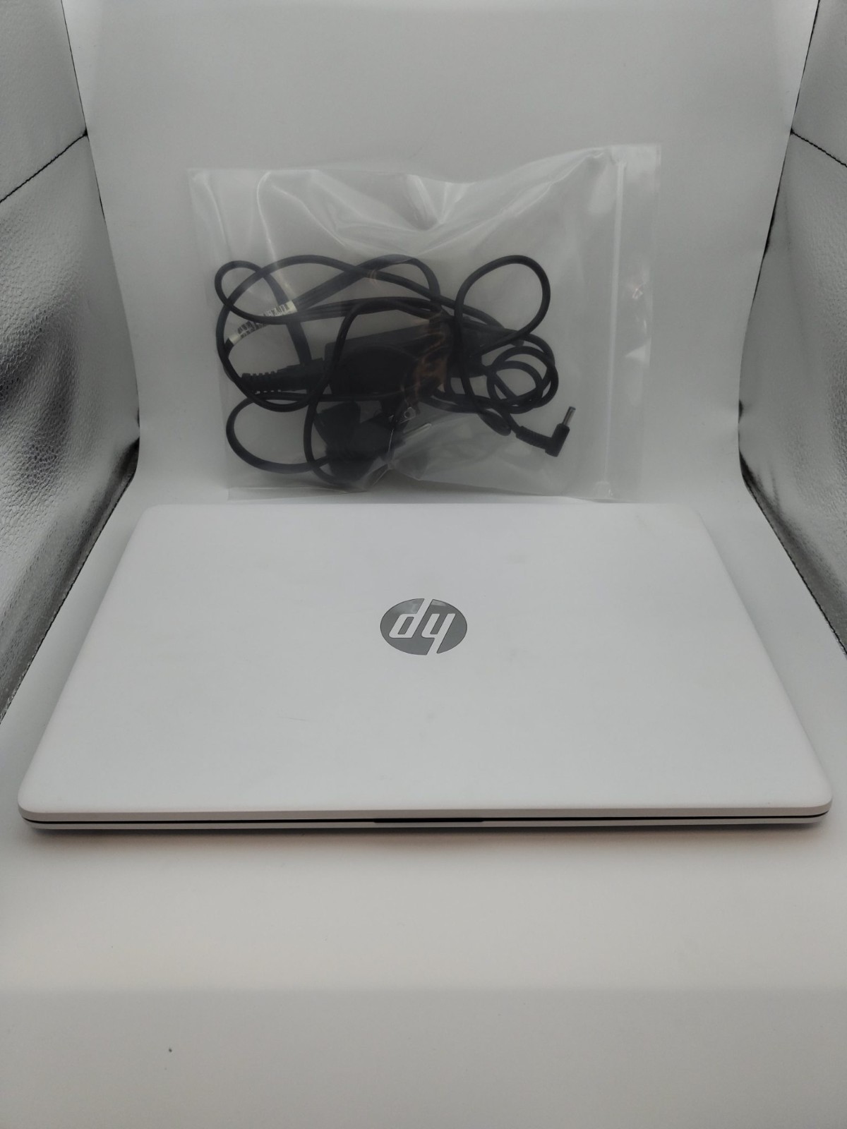 HP 14-DQ3000DX Laptop 14" Screen Celeron N4500 4GB + 64GB Windows 11 - White