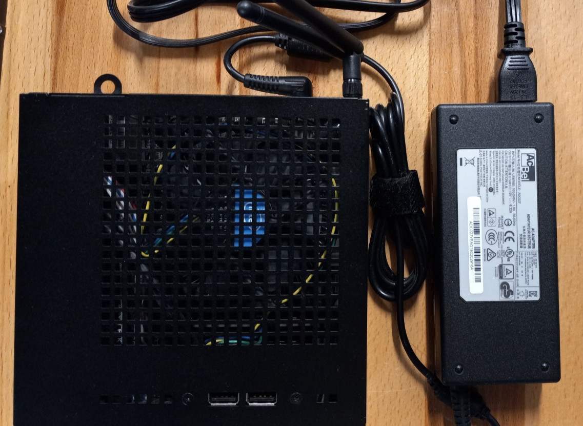 ASRock DeskMini 110W Mini PC Pentium G4560,8GB DDR4,128GB nVME, w/ Power Cord