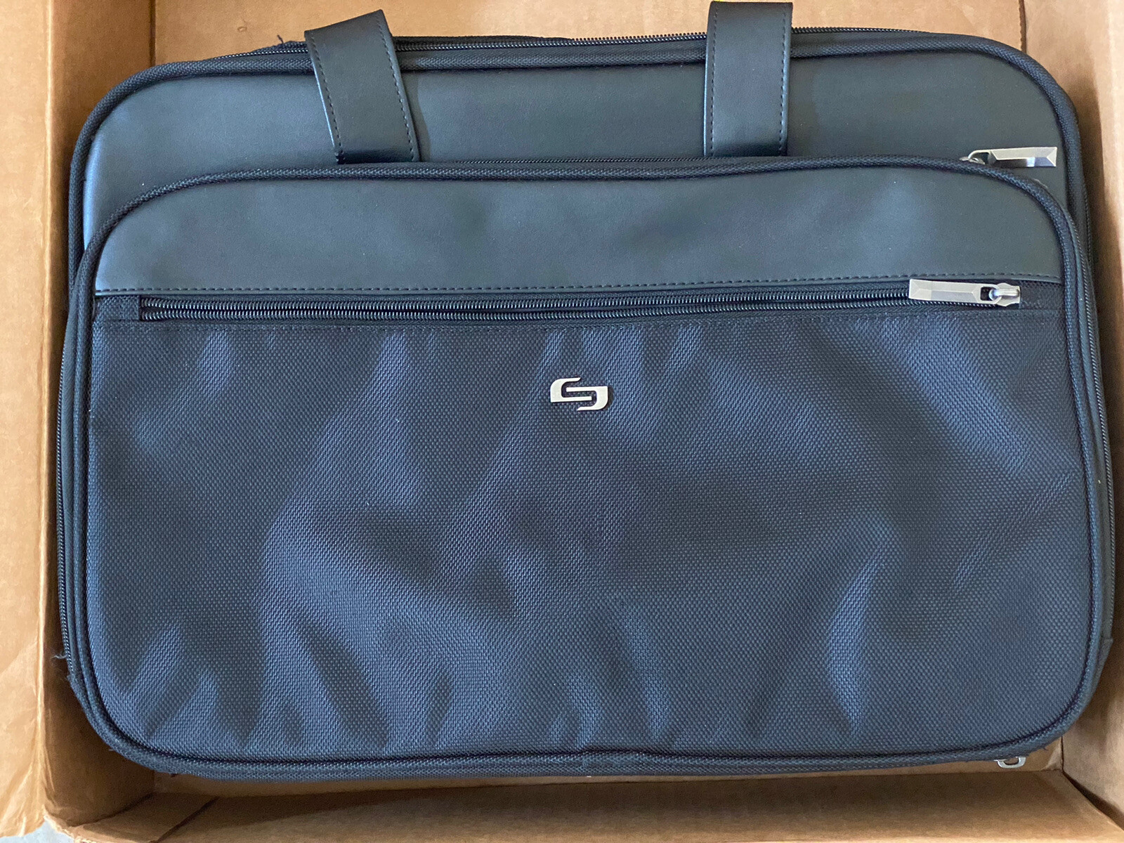 Solo Briefcase (Portfolio) - Fits Up to 15" Laptop - Excellent Condition