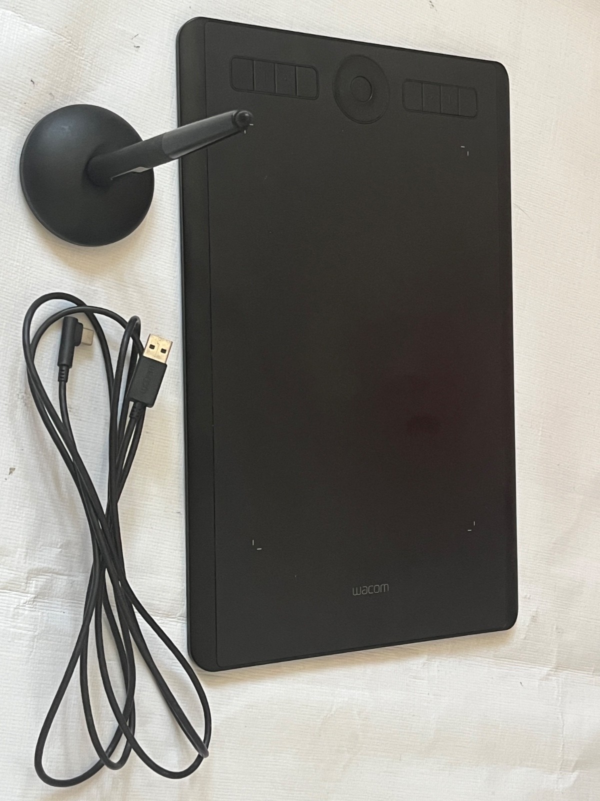 Wacom PTH660 Intuos Pro Drawing Tablet