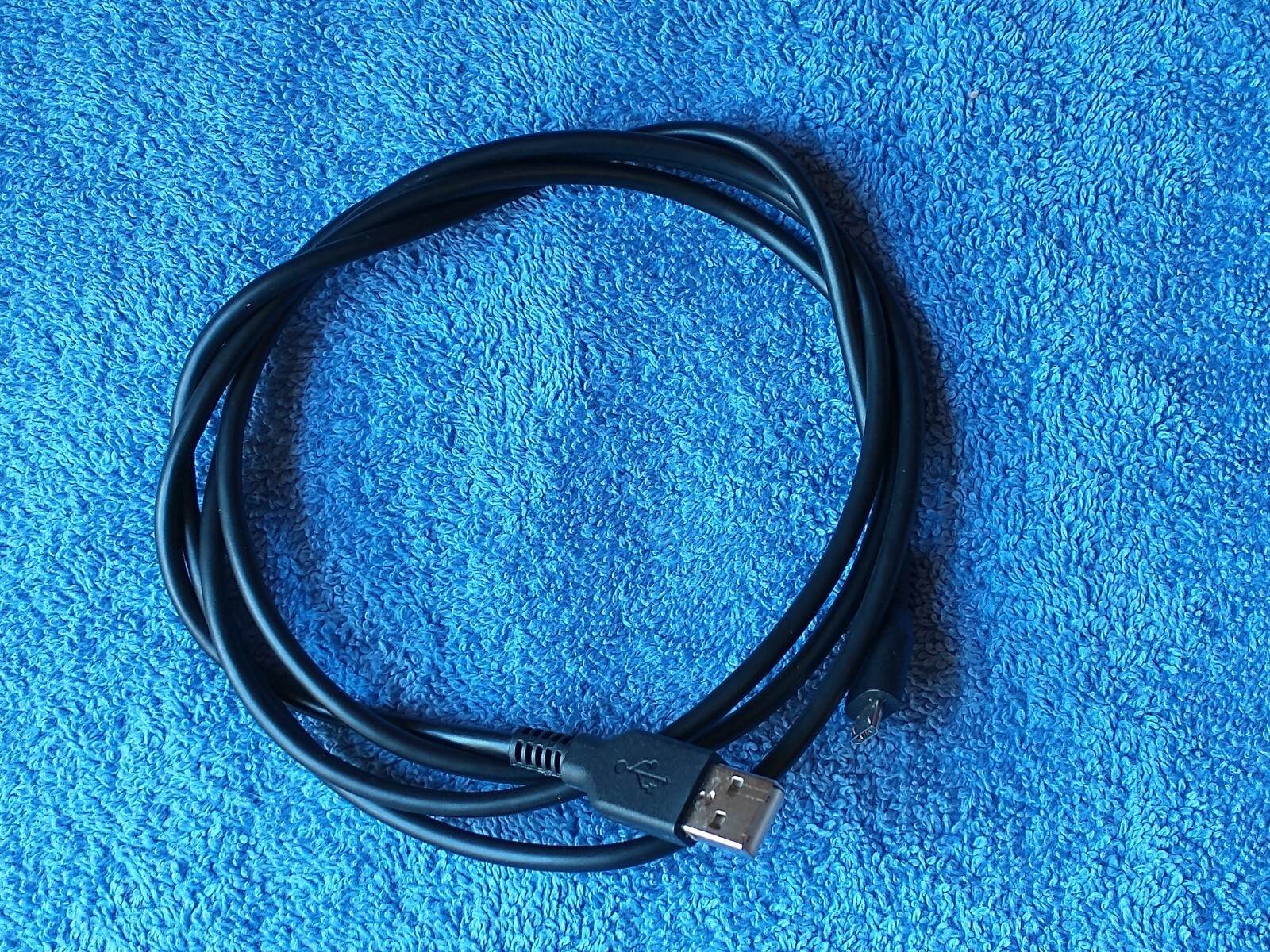 5-Foot USB 2.0 Cable USB-A to Micro B [USB A/Micro B - M/M - Hi-Speed]