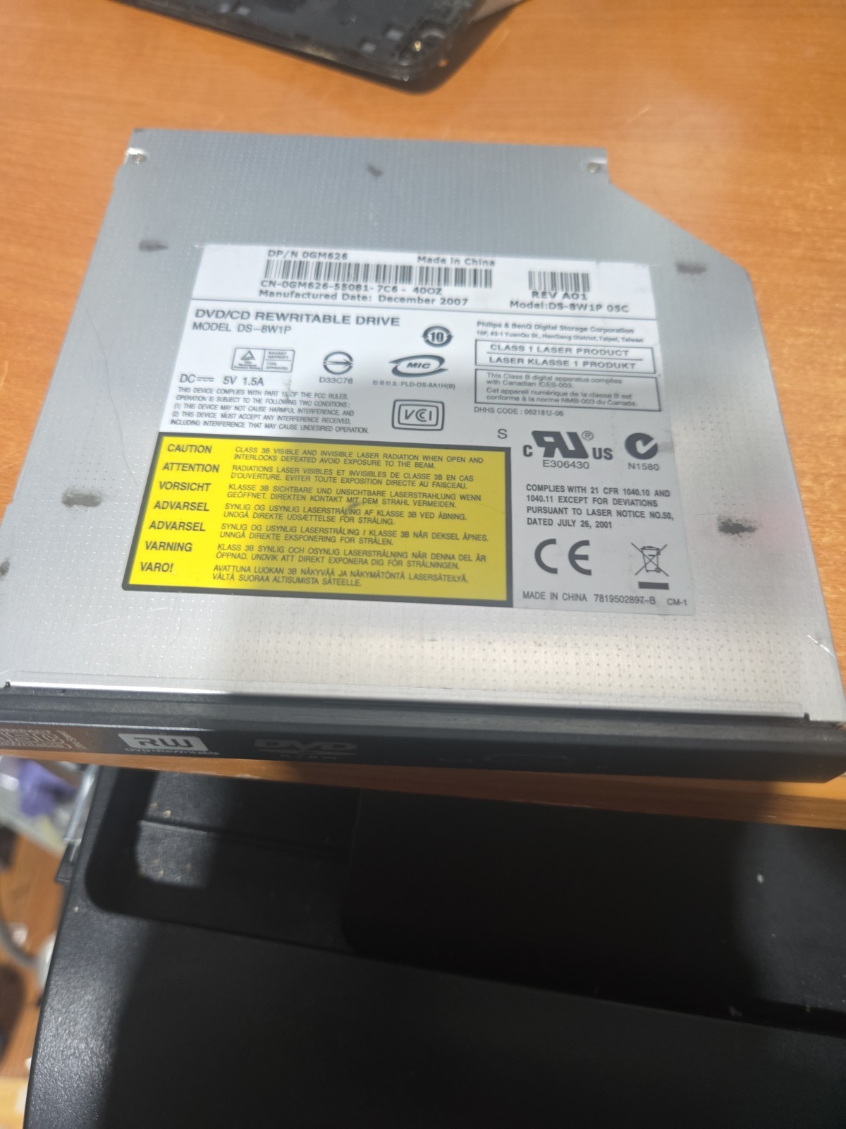 Phillips & BenQ dvd/cd rewritable drive Ds-8w1p 05c