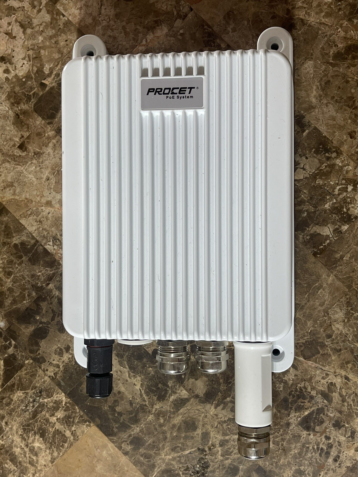 Procet Industrial Gigabit Power Over Ethernet, 4 Port PoE Fiber Switch PT-POS301