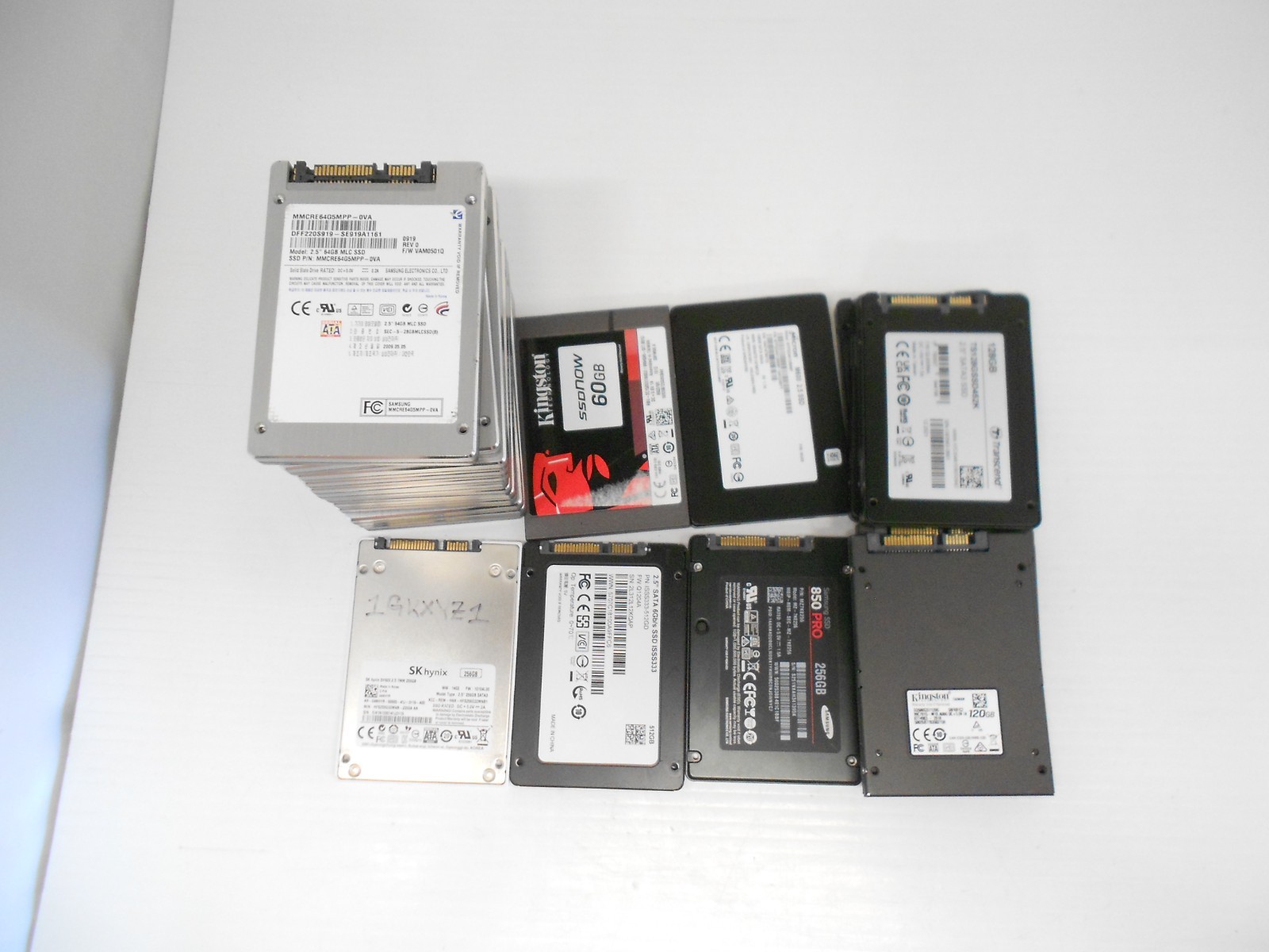 Lot of 47qty SATA SSD 2.5'' Hard drives drive 64gb 128gb 256gb 512gb Mix Brand