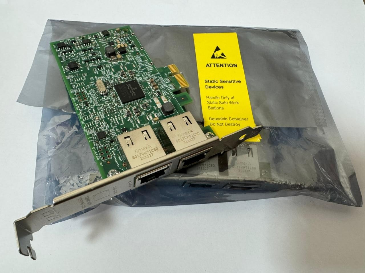 Broadcom / Dual-Port Ethernet Adapter / BCM95720A2003G