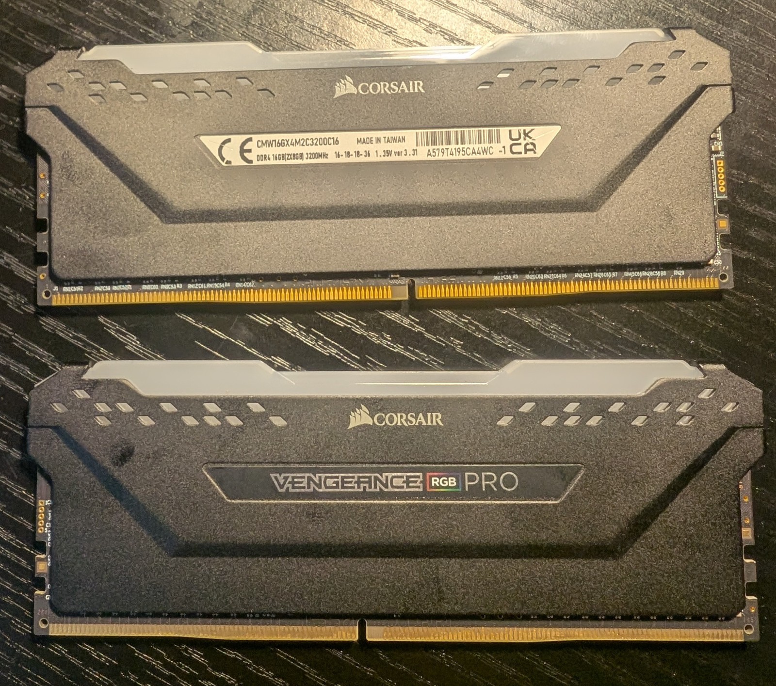 Corsair Vengeance RGB Pro 16GB (2x8GB) RAM DDR4 3200MHz CMW16GX4M2C3200C16