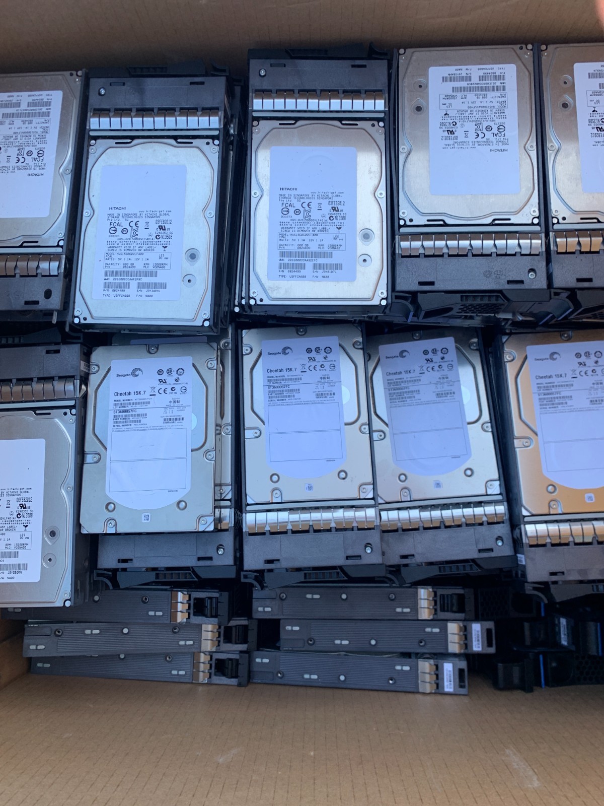 HITACHI 0B24499 HUS156060VLF400 600GB Fibre Channel 46X0876 46X0878 Lot of 10
