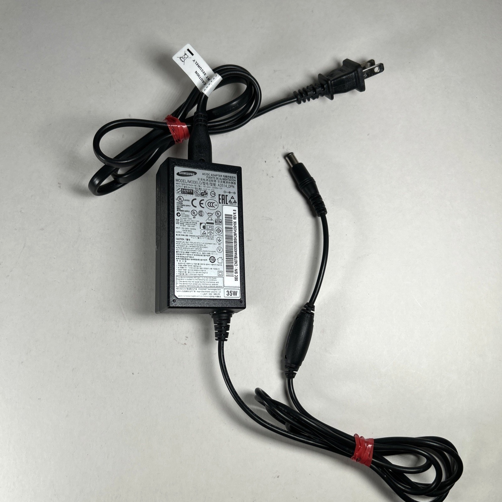 Genuine Samsung AC/DC Adapter A3514_DPN Power Supply 35W 14V 2.5A