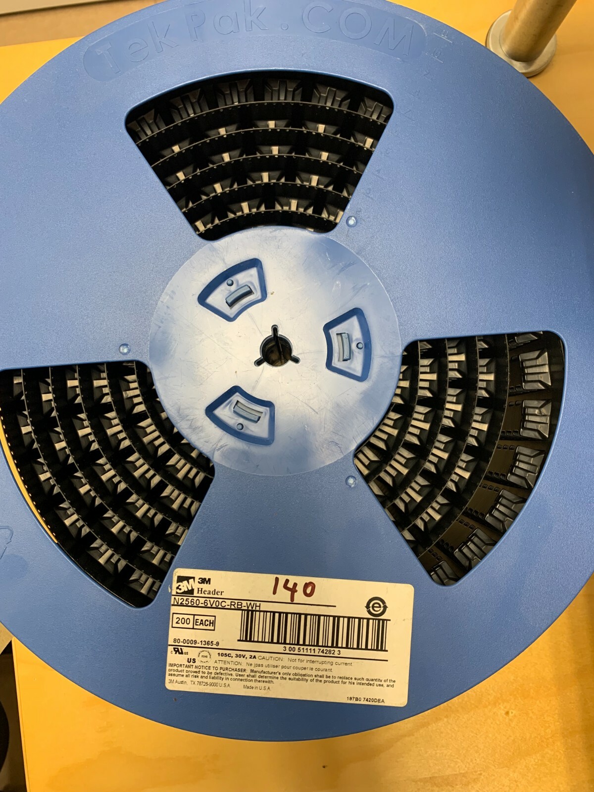 140 pieces of N2560-6V0C-RB-WH connector from 3M on a reel