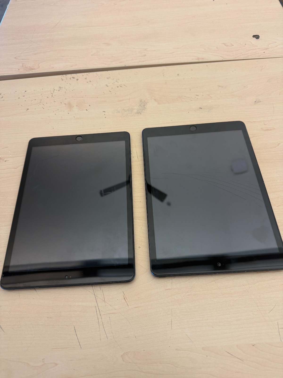 Lot of 2 Apple iPad 7th Gen A2197 10.2" Wi-Fi For Parts Not Working Cracked