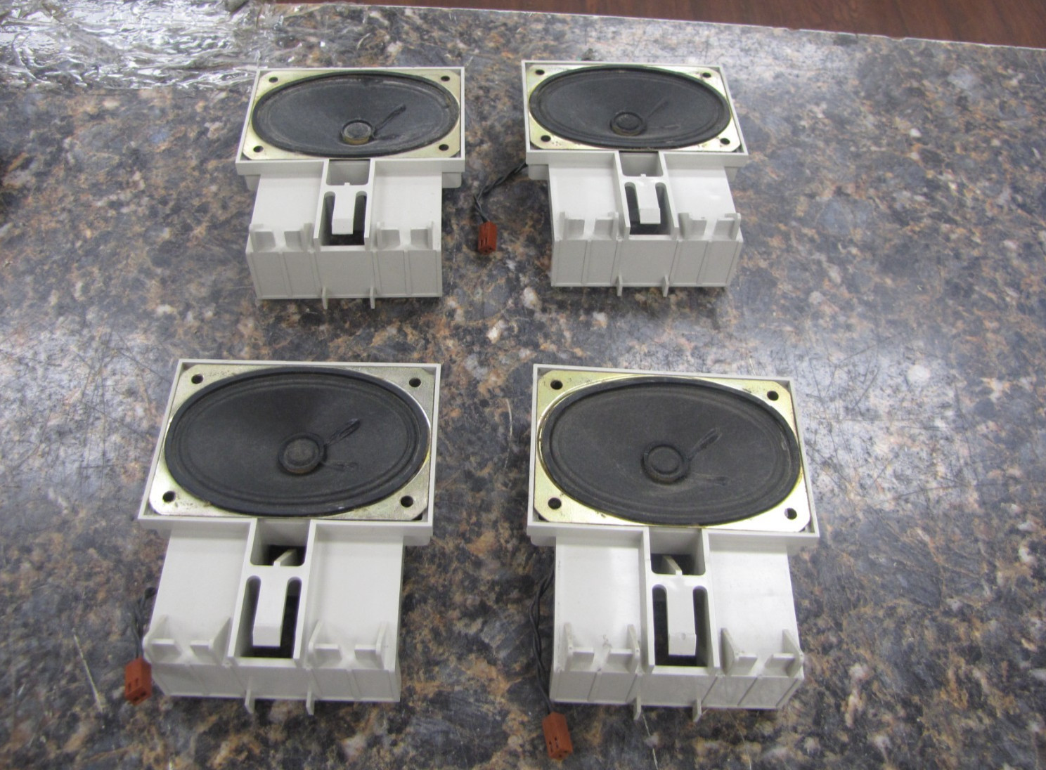 Lot of (4) Macintosh IIci or Macintosh IIcx Speaker - # 815-6031 Made by Apple